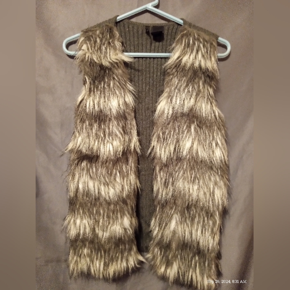 New Direction gray faux fur front vest